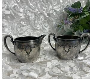 Antique Derby International Silver Co. Silver Plated Creamer & Sugar Bowl Set